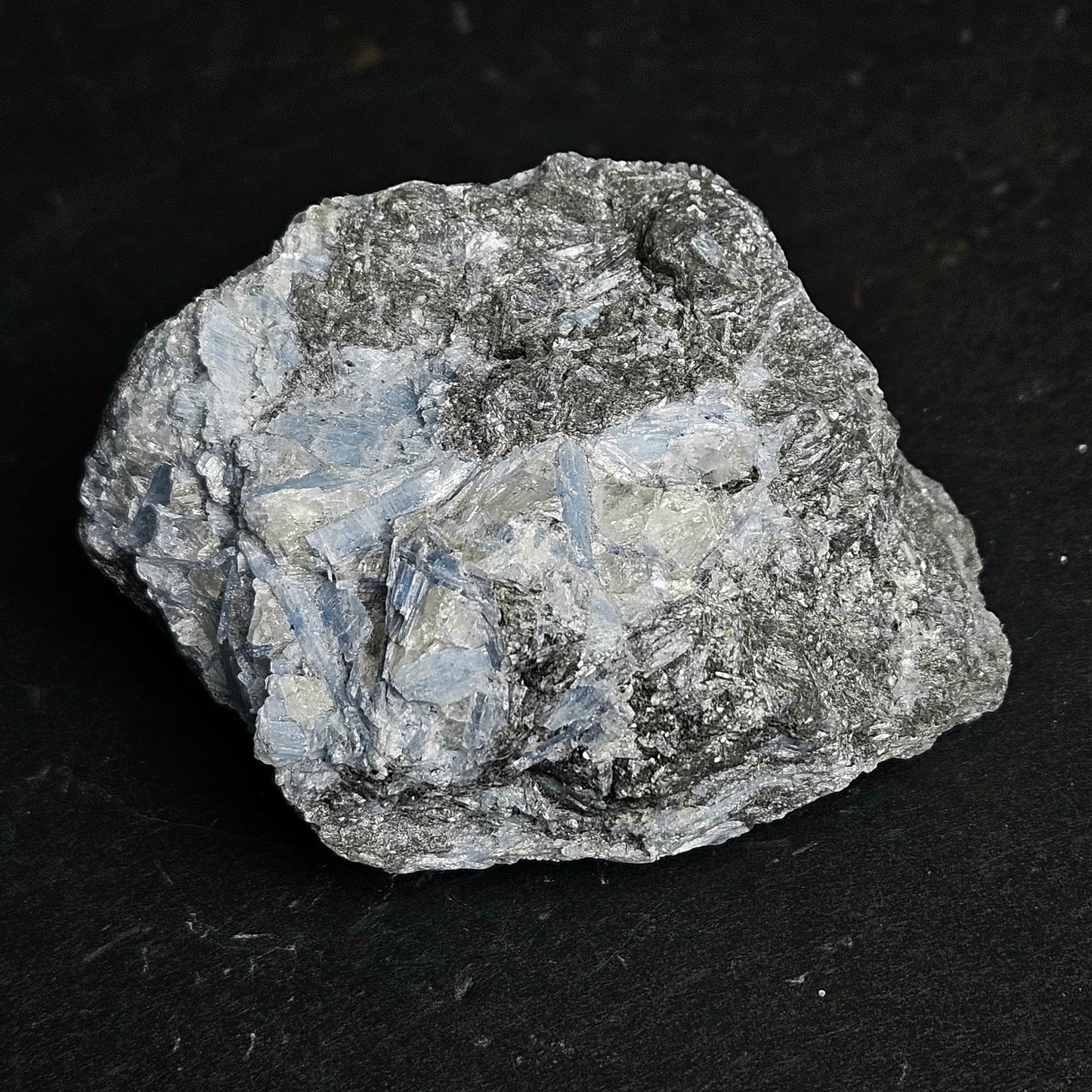 Paraiba Kyanite