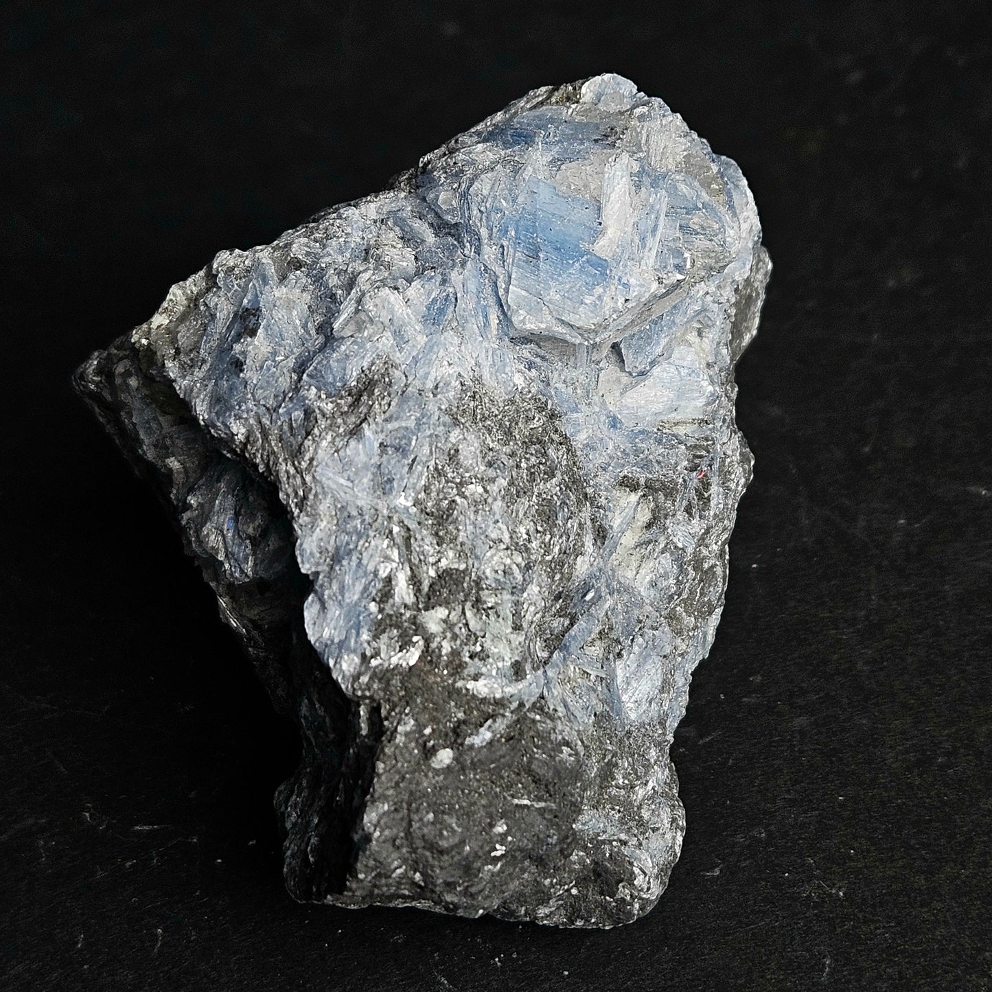 Paraiba Kyanite